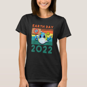 Camiseta Funny Planet Earth Wearing Mask Earth Day 2022