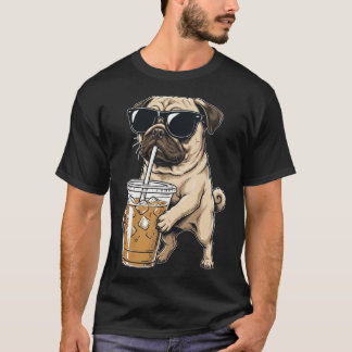 Camiseta Funny Pug Dog Drinking Iced Coffee with Sunglasses