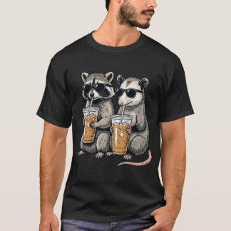 Camiseta Funny Raccoon and Opossum Iced Coffee Sunglasses