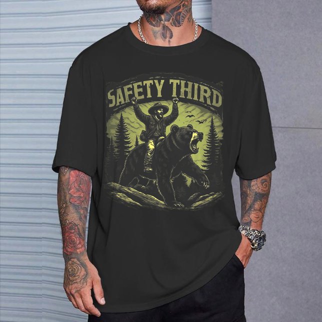 Camiseta Funny "Safety Third" Shirt, Grizzly Bear & Cowboy  (Subido por el creador)