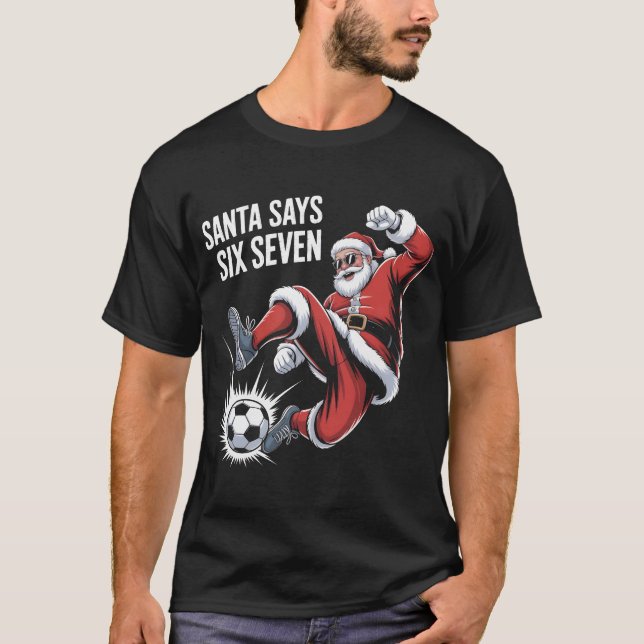 Camiseta Funny Santa Soccer Kicking Ball Graphic Tee | Chri (Anverso)