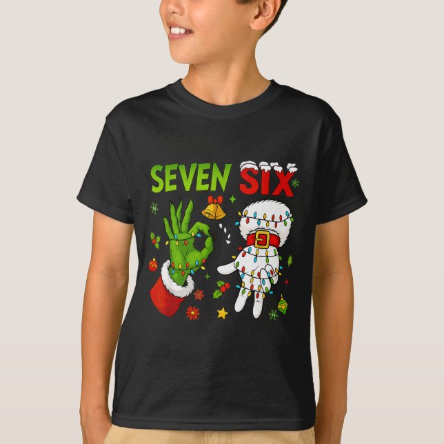 Camiseta Funny Six Seven 67 Meme 6 7 Christmas Elf Hand Boy (Anverso)