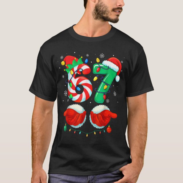 Camiseta Funny Six Seven 67 Meme 6 7 Christmas Santa Hand B (Anverso)