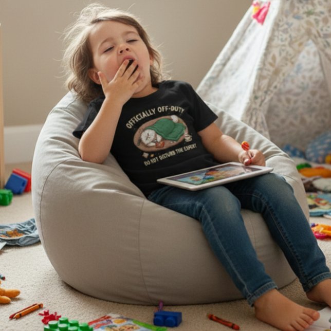 Camiseta Funny Sleeping Cat Off-Duty Graphic (Subido por el creador)