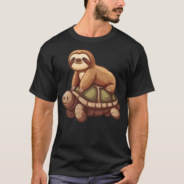 Camiseta Funny sloth riding on a turtle Graphic (Anverso)