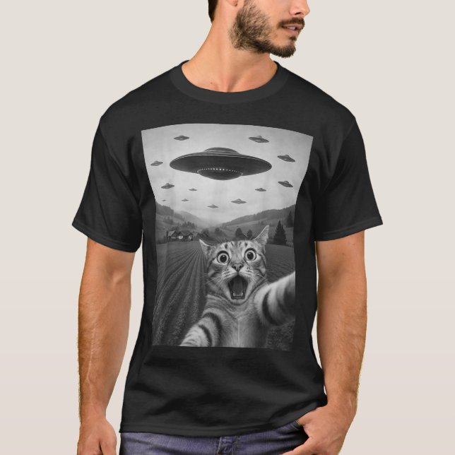 Camiseta Funny Surprised Ed Cat Selfie With Alien Ufo Cat U (Anverso)