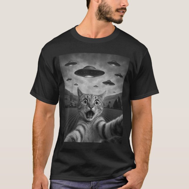 Camiseta Funny Surprised Ed Cat Selfie With Alien Ufo Cat U (Anverso)