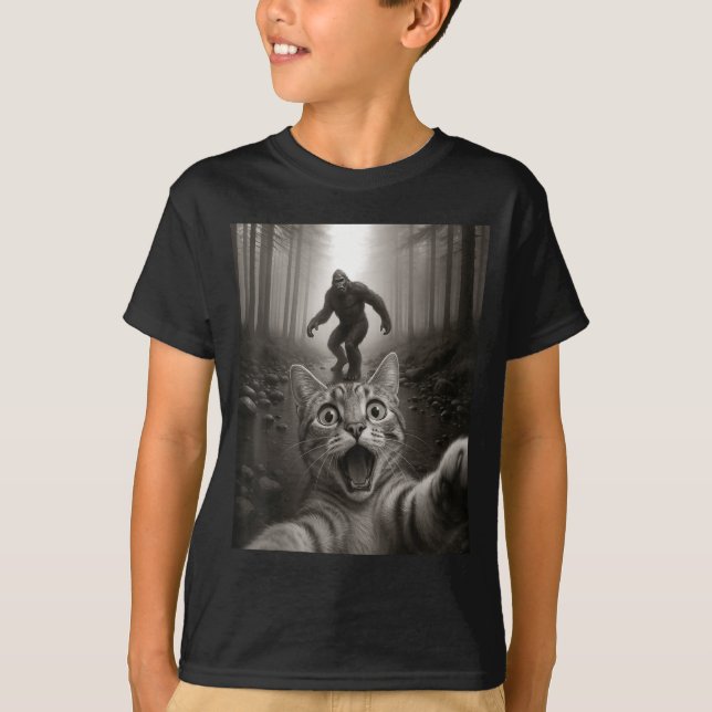 Camiseta Funny Surprised Ed Cat Selfie With Bigfoot Sasquat (Anverso)