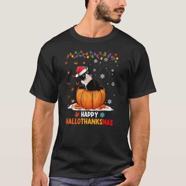 Camiseta Funny Tuxedo Cat On Pumpkin Happy Hallothanksmas (Anverso)