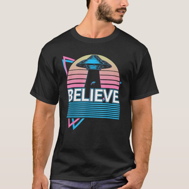 Camiseta Funny Ufo Alien Astronomy Aliens Believe (Anverso)