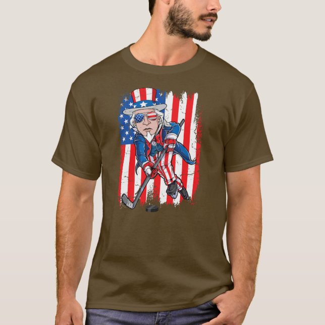 Camiseta Funny Uncle Sam Playing Ice Hockey American Flag (Anverso)