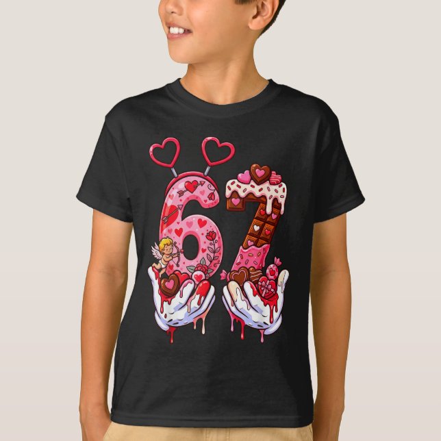 Camiseta Funny Valentine's Day 67 Meme Hands Six Seven Cud  (Anverso)