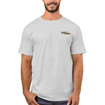 Camiseta futurista con auto volador