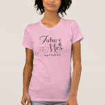 Camiseta Futuro Sra. Custom Name Boda Shirt<br><div class="desc">Futura camiseta Boda de nombre personalizado Mrs. - Camiseta de boda personalizada que presenta tipografía de escritura moderna y está personalizada con su futuro apellido. La letra se acentúa con un anillo de compromiso. Mostrado en rosa rubor,  sin embargo puedes elegir tu estilo y color de camiseta.</div>