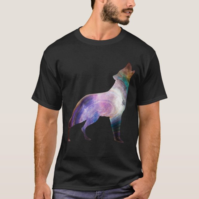 Camiseta Galaxia universo aullando lobo (Anverso)