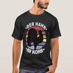 Camiseta Gallo en gallinero de pollos coop pollito cesta