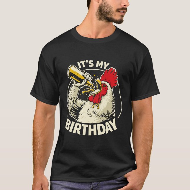 Camiseta Gallo que se bebe cerveza en cumpleaños (Anverso)