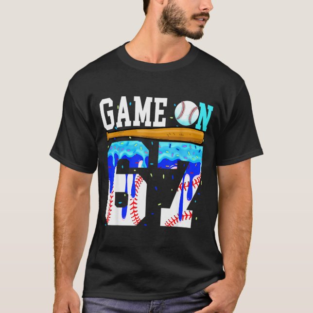 Camiseta Game On 67 Baseball Drip Six Seven Meme 6 7 Birthd (Anverso)