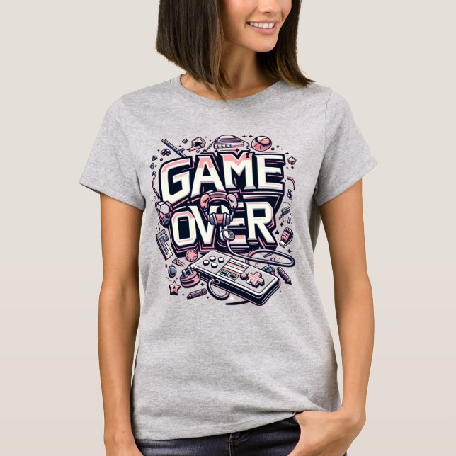 Camiseta Game Over: Retro Pink & Blue Gaming Vibes  (Anverso)