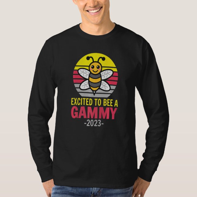 Camiseta Gammy 2023  Bee  Grandma  Excited To Be A Gammy (Anverso)