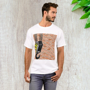 Camiseta Gancho de grúa industrial con pared de ladrillo