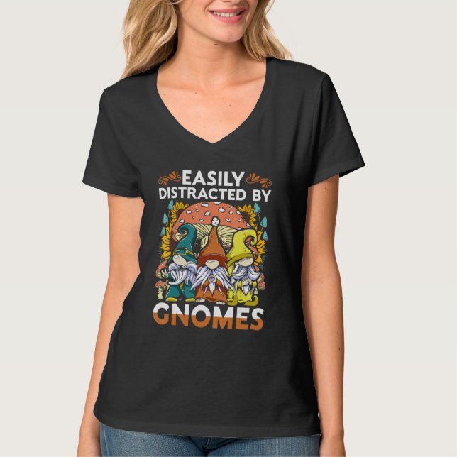 Camiseta Garden Gnome Easiliy Distracted By Gnomes (Anverso)
