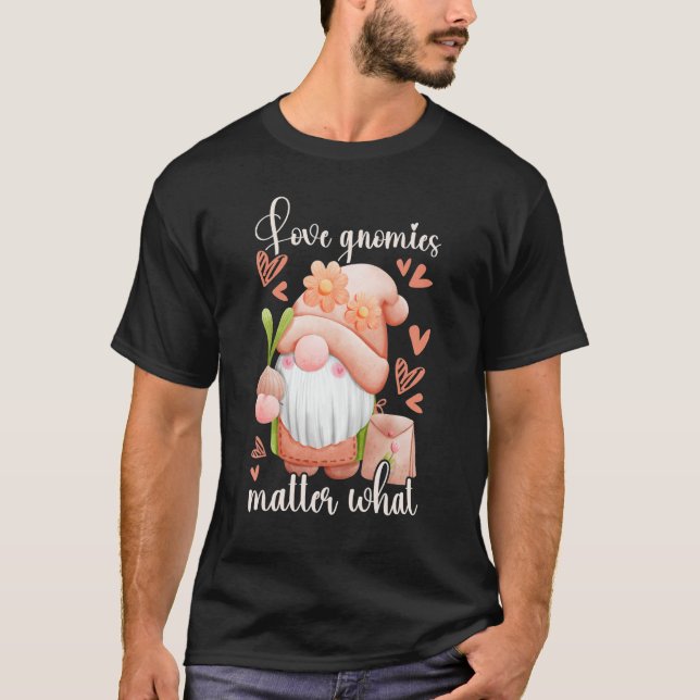 Camiseta Garden gnome with onion  garden  gnome  hearts (Anverso)