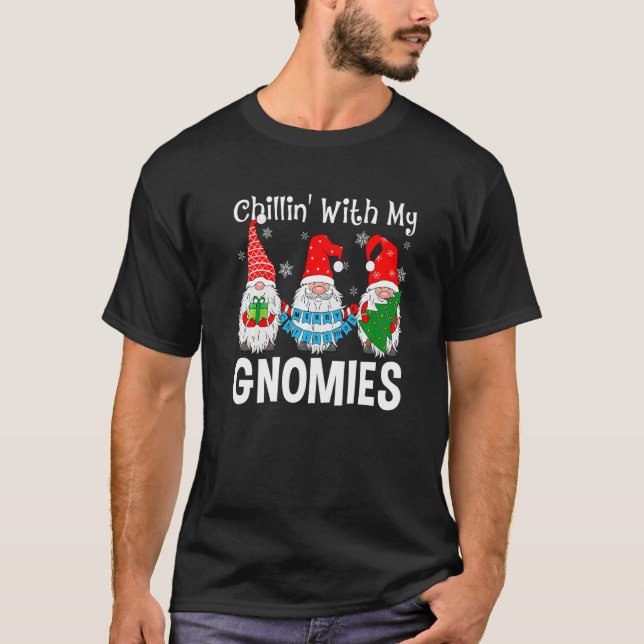 Camiseta Garden Gnome Xmas Chillin With My Gnomies  Santa H (Anverso)