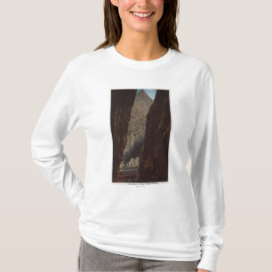 Camiseta Garganta real, CO - vista de una grieta en real