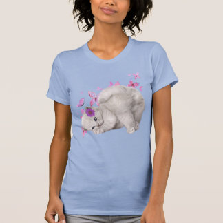 Camiseta Gatito blanco esponjoso rodeado de flores rosas y