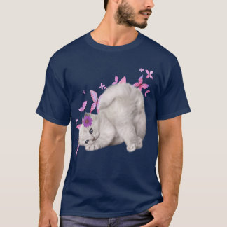 Camiseta Gatito blanco esponjoso rodeado de flores rosas y