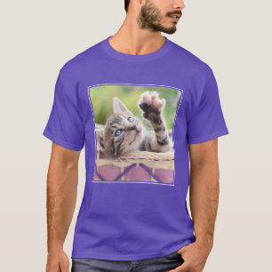 Camiseta Gatito en una cesta