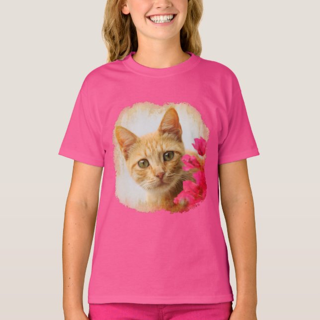 Camiseta Gatito lindo del gato del jengibre que le mira (Anverso)