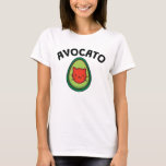 Camiseta Gato aguacate y aguacate divertidos Gato amante<br><div class="desc">Te llevas bien con los gatitos mucho mejor que con la gente. Tanto si eres dueño de un mascota como si solo te gusta picar a estos lindos gatitos, eres un verdadero admirador. Los vegetarianos que aman este fruto de piedra cultivado en climas tropicales son generalmente amigables con los gatos....</div>