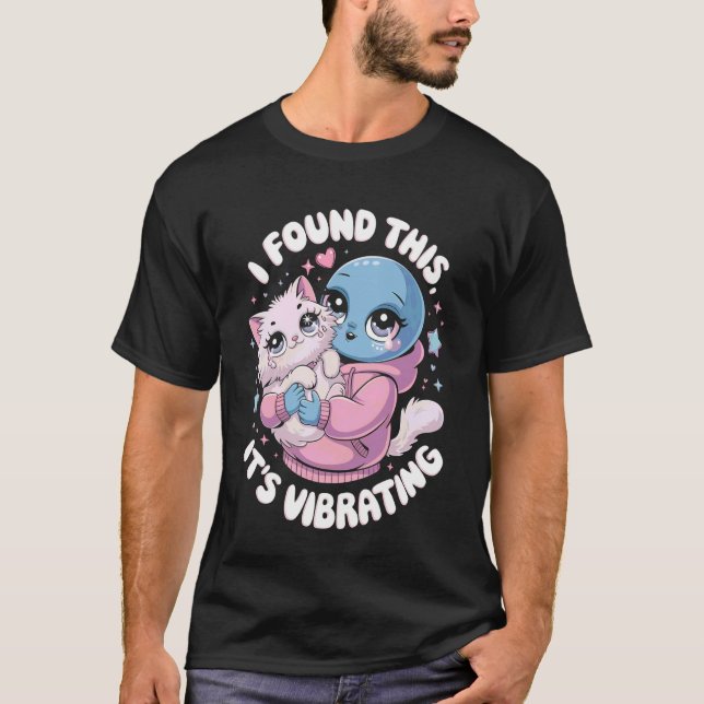 Camiseta Gato Alien Píxel Retro Humor SciFi (Anverso)