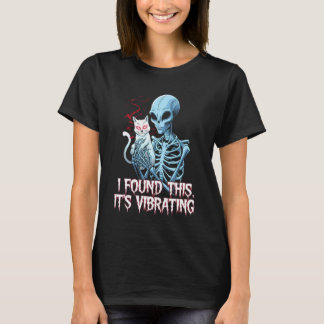 Camiseta Gato Alien Retrofuturo Humor de Ciencia Ficción 1