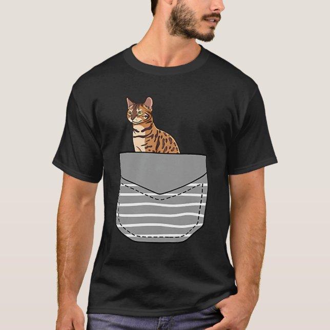 Camiseta Gato Bengal Sentado En Bolsillo (Anverso)