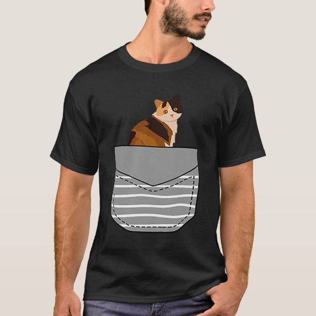 Camiseta Gato Calico En Bolsillo (Anverso)