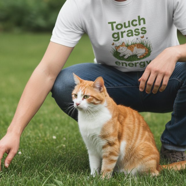 Camiseta Gato de energía de tocar hierba meme divertido  (Subido por el creador)