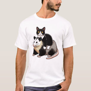 Camiseta Gato De Tuxedo Cuerdo En Un Opossum
