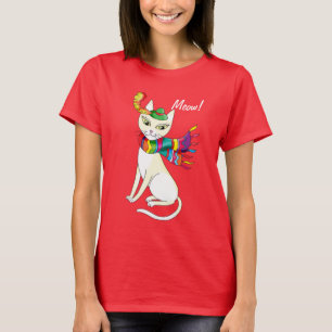 Camiseta gato decorativo blanco en sombrero y bufanda sobre