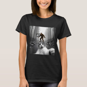 Camiseta Gato Divertido Selfie Con Bigfoot 67 Seis Siete Me