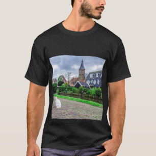 Camiseta Gato en el pueblo pesquero tradicional