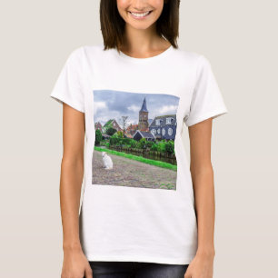 Camiseta Gato en el pueblo pesquero tradicional