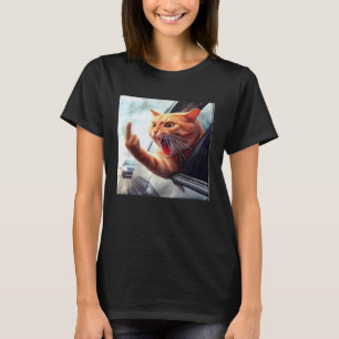 Camiseta Gato enfadado con dedo corazón mientras conduce