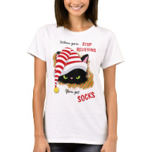 Gato enojado que consigues Navidades de calcetines