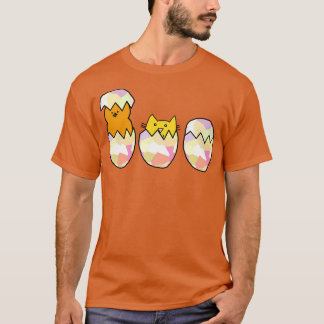 Camiseta Gato gracioso de huevos de Pascua entre los pollos