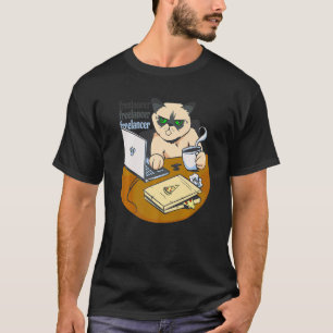 Camiseta gato independiente trabajando desde el café de la