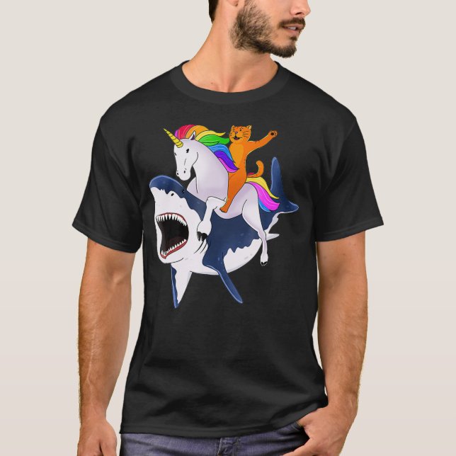 Camiseta Gato montando unicornio montando regalo de tiburón (Anverso)