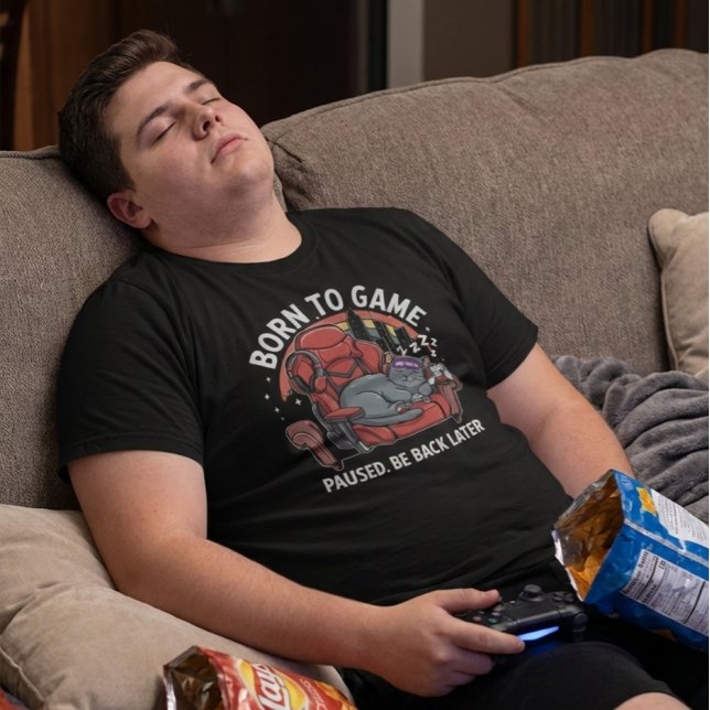Camiseta Gato Nacido para Jugar Durmiendo en Silla de Juego (Subido por el creador)